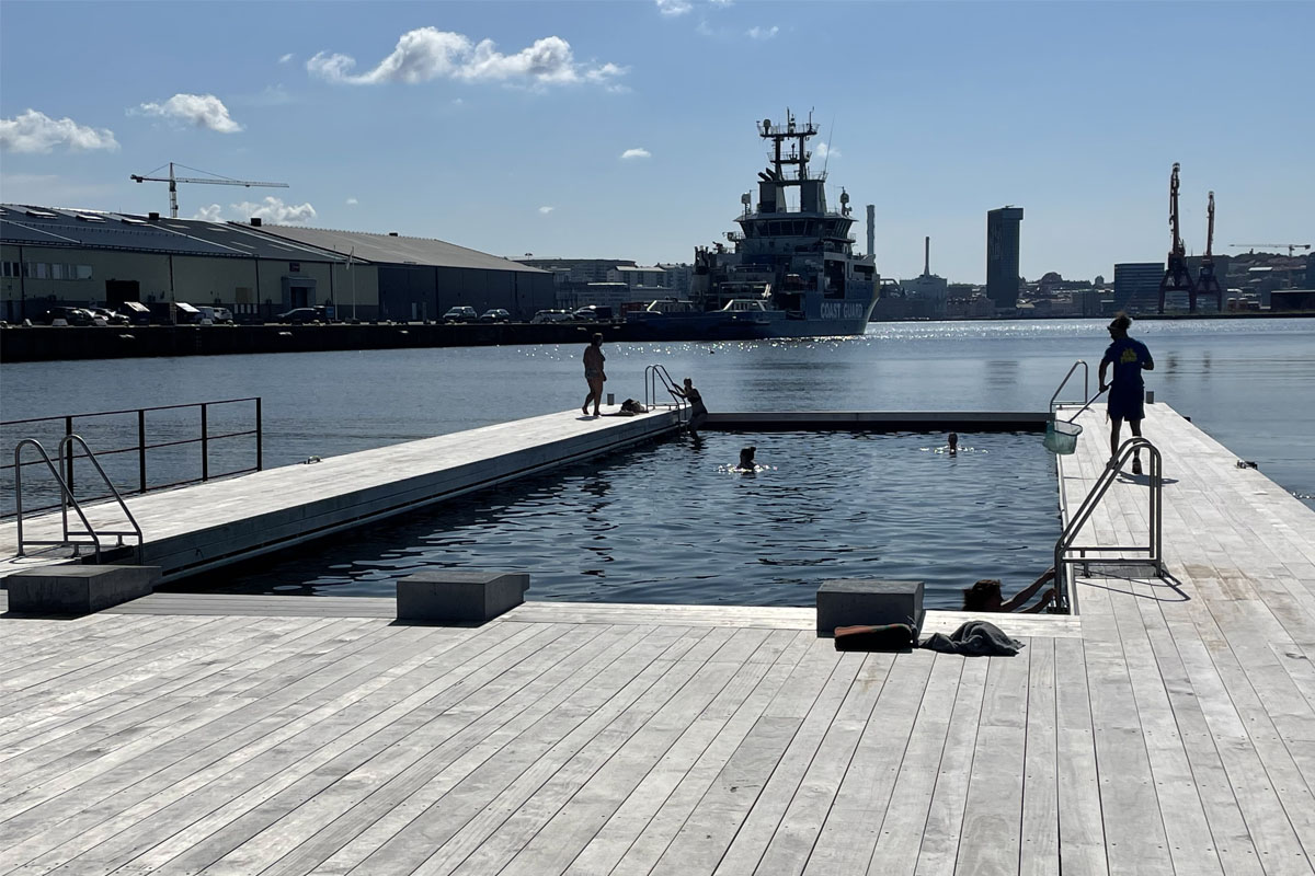 Salta bad i älven Jubileumsbadet Tyréns